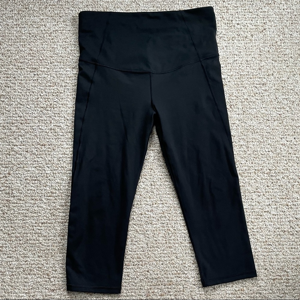 GapFit maternity blackout mid calf leggings Medium